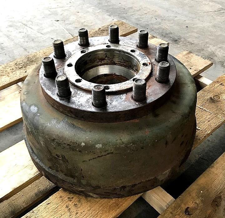 Brake Drum Right with Hub and Studs M916 HET